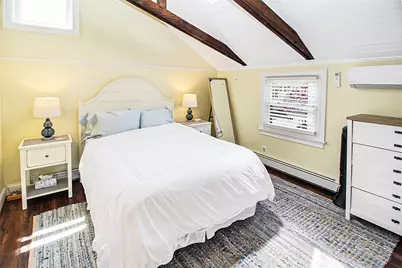 28 W Narragansett Avenue, Newport, RI 02840 - Photo 25