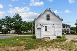 2958 E Main Rd, Portsmouth, RI 02871 - Photo 35