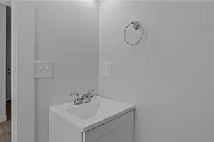 2958 E Main Rd, Portsmouth, RI 02871 - Photo 15