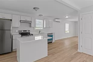 2958 E Main Rd, Portsmouth, RI 02871 - Photo 7