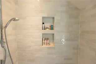 65 Houston Ave, Newport, RI 02840 - Photo 25