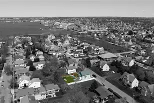 65 Houston Ave, Newport, RI 02840 - Photo 3