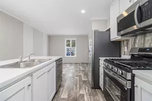 27 Foxtrot Dr, Charlestown, RI 02813 - Photo 5