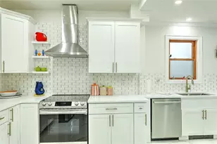 27 S Baptist St, Newport, RI 02840 - Photo 19