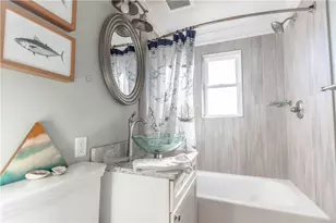 70 Carroll Ave, Newport, RI 02840 - Photo 5