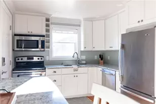 70 Carroll Ave, Newport, RI 02840 - Photo 7