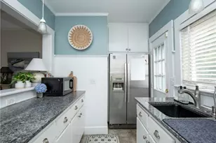 1 Pell St, Newport, RI 02840 - Photo 9