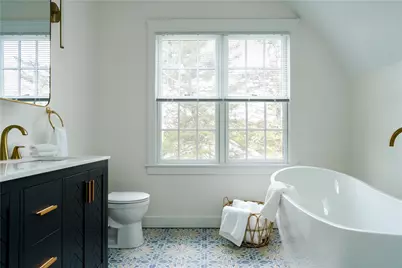 304 Third Beach Road, Newport, RI 02842 - Photo 9