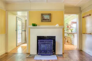 24 Old Beach Rd, Newport, RI 02840 - Photo 11