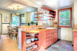 24 Old Beach Rd, Newport, RI 02840 - Photo 7