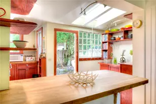 24 Old Beach Rd, Newport, RI 02840 - Photo 9