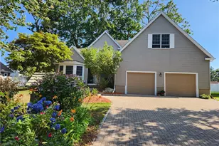 56 Wanda St, Narragansett, RI 02882 - Photo 1