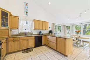 56 Wanda St, Narragansett, RI 02882 - Photo 9