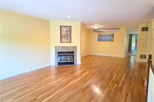 203 Dean Ridge Ct, Cranston, RI 02920 - Photo 5