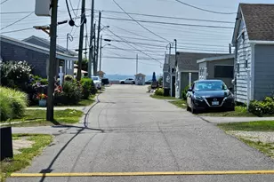 854 Matunuck Beach Rd, South Kingstown, RI 02879 - Photo 15
