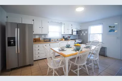 19 Crest Street, Middletown, RI 02842 - Photo 9