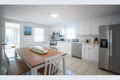 19 Crest Street, Middletown, RI 02842 - Photo 7