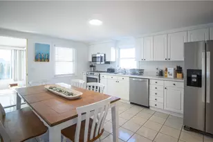 19 Crest St, Middletown, RI 02842 - Photo 7