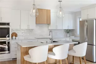 10 Mt Hope Ave, Portsmouth, RI 02871 - Photo 9