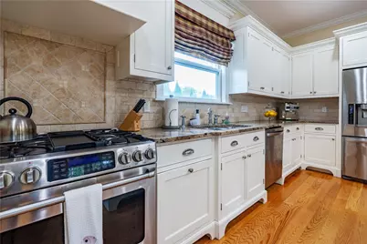 7 Gibson Avenue, Narragansett, RI 02882 - Photo 11