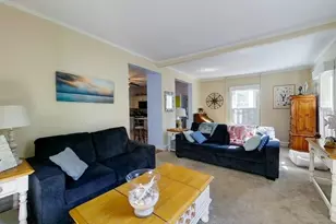 36 Dixon St, Newport, RI 02840 - Photo 9