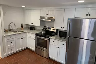 21 Pope St, Newport, RI 02840 - Photo 5