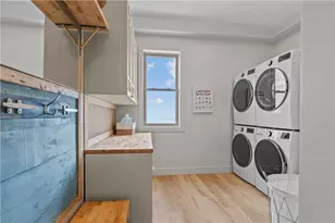 82 Ellery Rd, Newport, RI 02840 - Photo 5