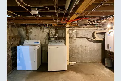 14 South Baptist Street, Newport, RI 02840 - Photo 17