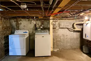 14 S Baptist St, Newport, RI 02840 - Photo 17