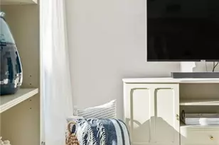 214 Goddard Row, Newport, RI 02840 - Photo 5