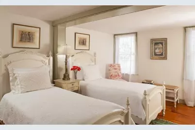 37 Marsh Street, Newport, RI 02840 - Photo 17