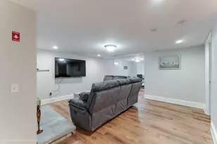 7 Wilbur Ave, Newport, RI 02840 - Photo 19