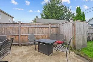 12 Hammond St, Newport, RI 02840 - Photo 23