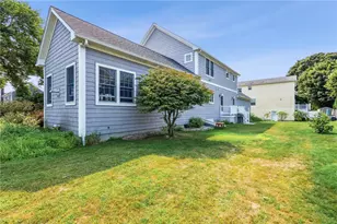 18 Anawan Ave, Narragansett, RI 02882 - Photo 5