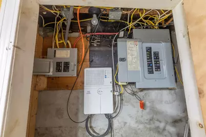 231 Union Avenue, Providence, RI 02909 - Photo 33