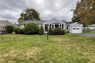 14 Beatrice Ave, Warwick, RI 02889 - Photo 3