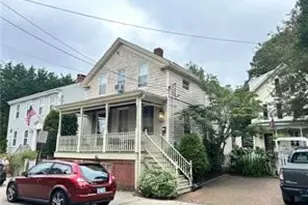 15 Chestnut St, Newport, RI 02840 - Photo 1