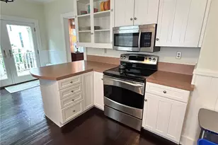 15 Chestnut St, Newport, RI 02840 - Photo 9