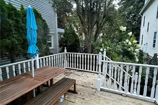 15 Chestnut St, Newport, RI 02840 - Photo 11