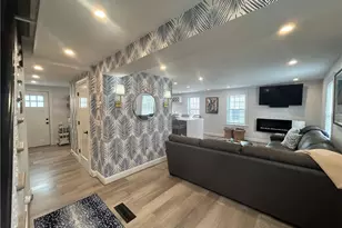 23 Anthony St, Newport, RI 02840 - Photo 5