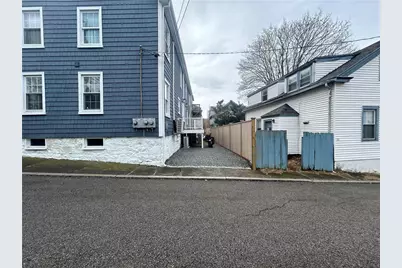 23 Anthony Street #2, Newport, RI 02840 - Photo 3