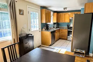 78 Keeley Ave, Warwick, RI 02886 - Photo 5