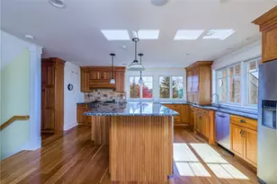 30 Bonnet View Dr, Jamestown, RI 02835 - Photo 9