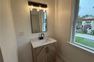 17 Middleton St, Providence, RI 02909 - Photo 11