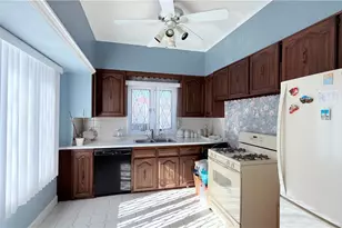 54 Chatham St, Providence, RI 02904 - Photo 3