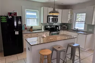 20 Narragansett Ave, Newport, RI 02840 - Photo 13