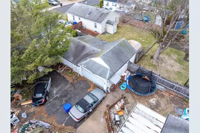 496 Beverage Hill Avenue, Pawtucket, RI 02861 - Photo 3