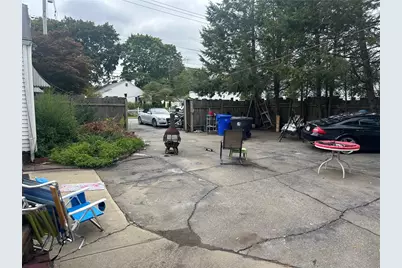 496 Beverage Hill Avenue, Pawtucket, RI 02861 - Photo 23