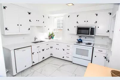 34 Bull Street, Newport, RI 02840 - Photo 17