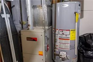 94 Waverly St, Warwick, RI 02889 - Photo 7